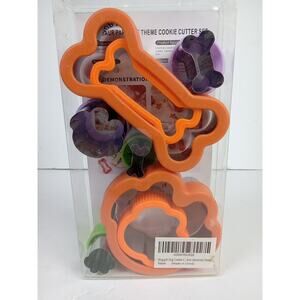 Brand New GUS Dog Sandwich and Cookie Cutter Bone Paws Dog Cat Shapes